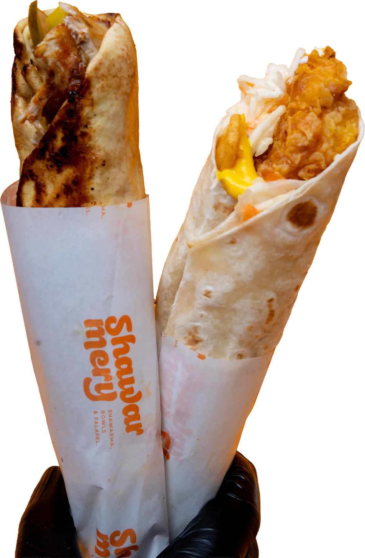 Zwei Hände mit Shawarma-Bites